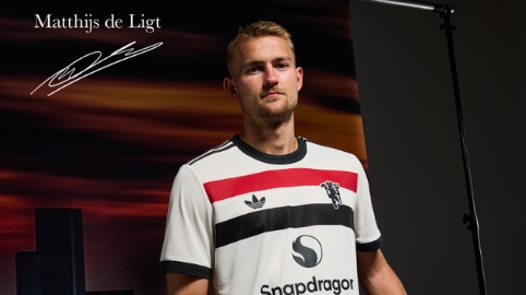 Inglês: United anuncia acordo com o zagueiro de Ligt e o lateral marroquino