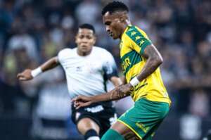 Titular abosoluto do Cuiabá sofre lesão no joelho