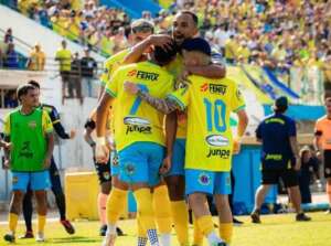 Araçatuba 3 x 1 São Carlos - Canário confirma favoritismo e avança na Bezinha