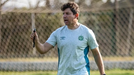 Tcheco não é mais técnico da Chapecoense