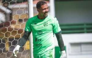 Série B: Guarani perde goleiro titular, mas terá volta de dupla diante do Santos