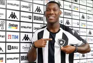 Jogador do Botafogo viaja para confirmar acerto com o Criciúma