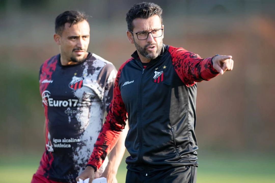 Pressionado na parte baixa, Ituano mostra força e Valentim cria esperança (Foto: Flavio Torres/Ituano)