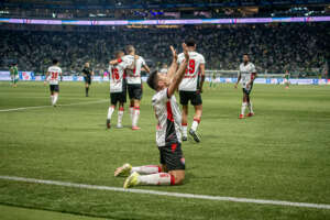 Vitória x Cuiabá - Briga direta no Z4. Onde assistir e escalações