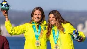 Olimpíadas: Falta de vento adia a despedida das bicampeãs Martine Grael e Kahena Kunze
