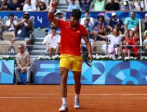 Olimpíadas: Alcaraz vai à semifinal; Swiatek está eliminada