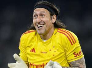 Cássio diz que gol de bicicleta foi o mais bonito que já sofreu: 