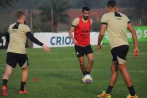 Com baixas, Criciúma pode ter Marquinhos Gabriel como titular diante do Fortaleza