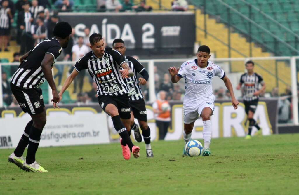 Figueirense-SC 1 x 1 São José-RS – Figueira toma o empate no final e vê vaga distante