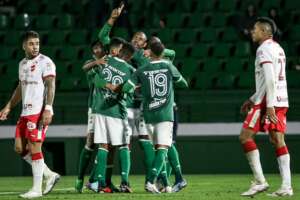 Guarani 2 x 0 Vila Nova - Bugre segue respirando na Série B
