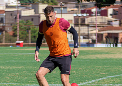 Série B: Zagueiro do Botafogo-SP projeta partida contra o América-MG. VEJA O VÍDEO!