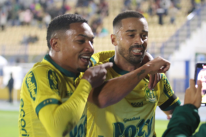 SÉRIE B: Santos se mantém na ponta, Mirassol sobe para segundo e Coelho entra no G4