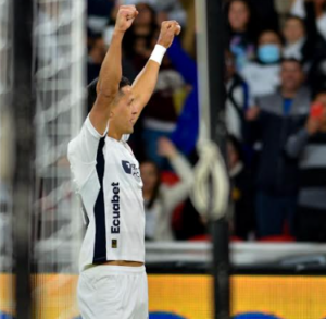 Atacante paraguaio cobiçado por times brasileiros chega a 24 gols na temporada