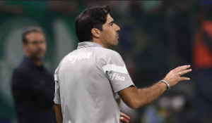Abel elogia Palmeiras, diz ter 'orgulho' do grupo e encara a eliminação de 'cabeça erguida'