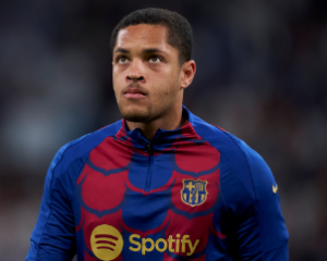 Espanhol: Vitor Roque é emprestado ao Bétis, mas pode não voltar ao Barcelona