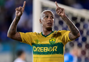 Atlético-MG encaminha a contratação de atacante ex-Palmeiras