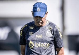 Carille tem retorno de Gil e prepara o Santos para rodada do fim de semana da Série B