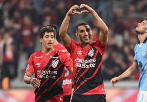 Athletico-PR 2 x 1 Belgrano-ARG - Furacão vira e deixa Ligga Arena com vantagem