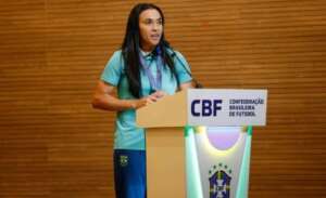 Marta afirma que medalha nas Olimpíadas resgatou o respeito pela seleção feminina