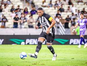 Zagueiro do Ceará detona arbitragem: 