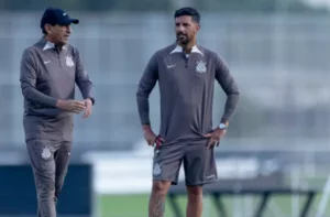 Ramón Díaz comemora chegada de reforços no Corinthians e promete 'seguir lutando'