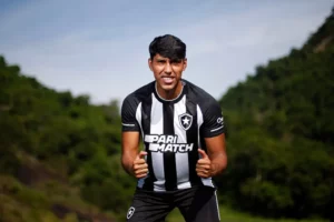 Botafogo empresta zagueiro equatoriano ao CRB