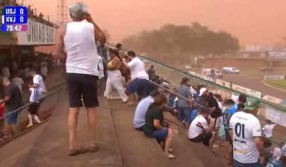 Copa Paulista: Ventania paralisa partida entre União São João e XV de Jaú