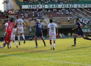 São-Carlense x União São João - É vencer ou vencer. Onde Assistir e Escalações