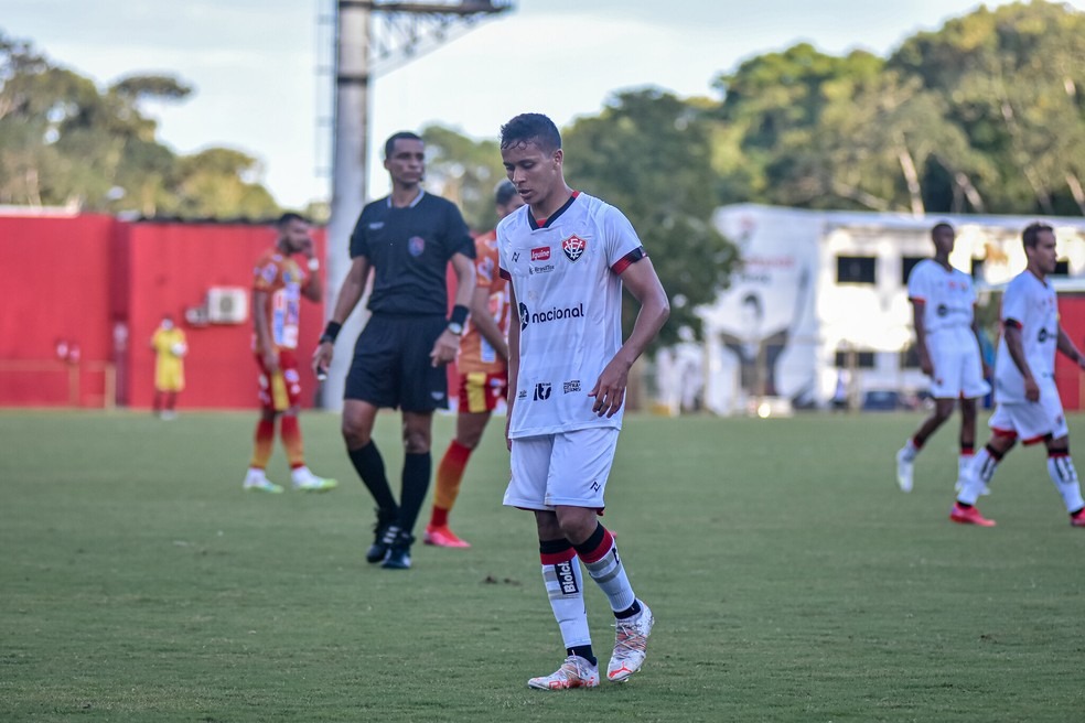 Gabriel Santiago retorna ao Vitória após período de empréstimo no ABC (Foto: Pietro Carpi / EC Vitória)