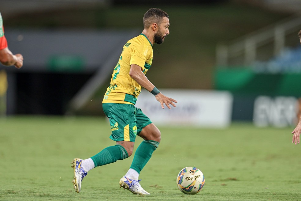 Golaço de Clayson faz Cuiabá respirar na Série A; atacante vive boa forma (Foto: AssCom Dourado)