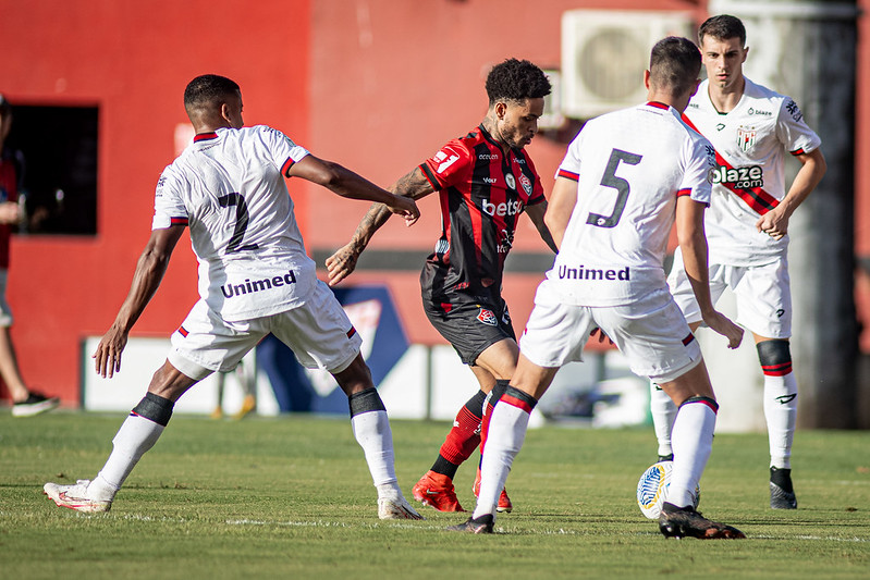 Atlético-GO x Vitória - Duelo de desesperados no Brasileirão (Foto: Victor Ferreira/EC Vitória)