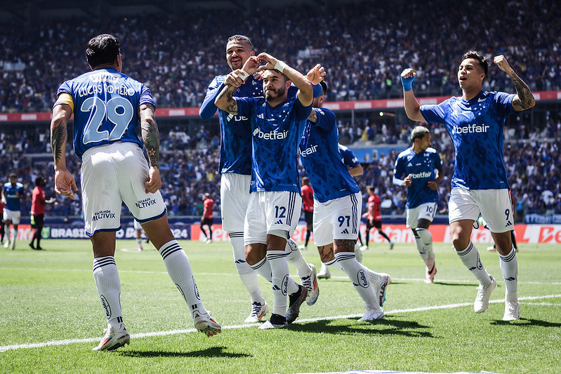 Cruzeiro 3 x 1 Atlético-GO - Resultado movimenta briga pelo G-6 (Foto: Gustavo Aleixo/Cruzeiro)