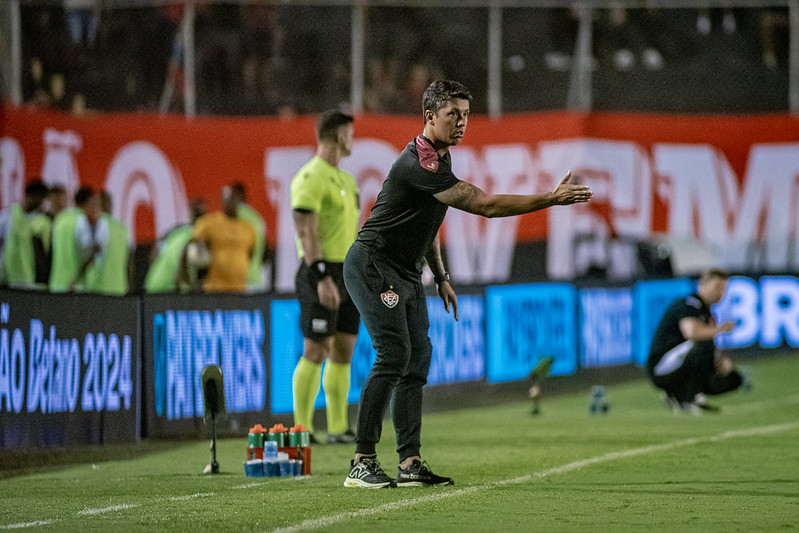 "Difícil falar de permanência", aponta Carpini sobre situação do Vitória (Foto: Victor Ferreira/EC Vitória)