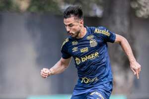 Willian Bigode faz dois e Santos ganha do São Bernardo no CT Rei Pelé: 'Jogo-treino proveitoso'