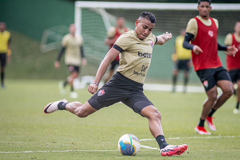 Vitória volta aos treinos e três titulares fazem trabalho de recuperação (Foto: Victor Ferreira/EC Vitória)