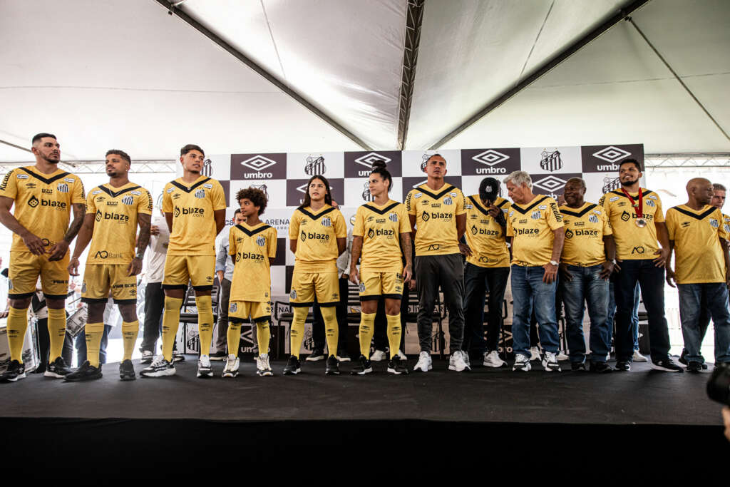 Santos lança terceiro uniforme com homenagem à Vila Belmiro