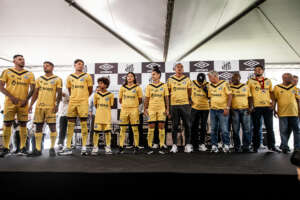 Santos lança terceiro uniforme com homenagem à Vila Belmiro