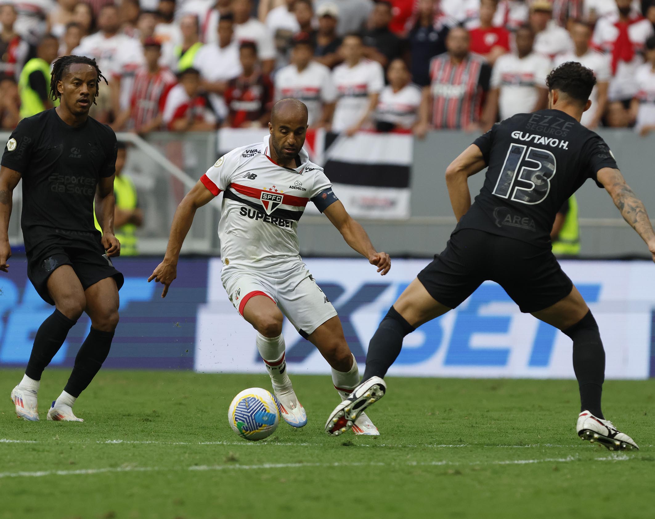 BRASILEIRÃO: Dia tricolor tem São Paulo batendo Corinthians e vitórias de Fortaleza e Bahia