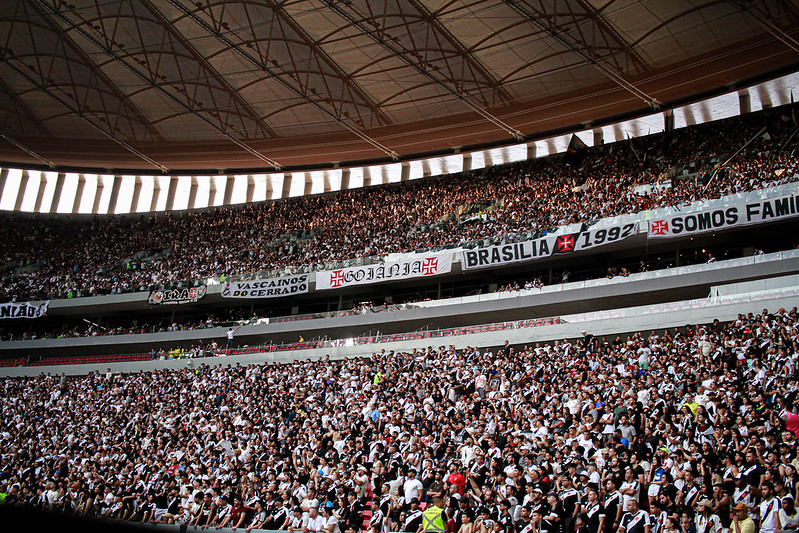 A torcida do Vasco fez uma bela festa no Mane Garrincha