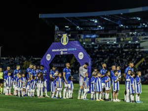 Avaí comemora recorde de número de sócios torcedores na Série B