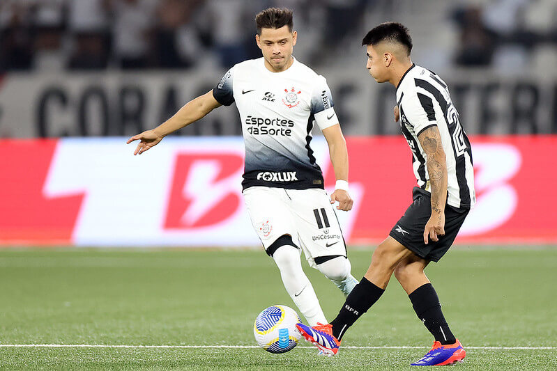 BRASILEIRÃO: Botafogo afunda o Corinthians e vê Fortaleza parar no Furacão; Vitória respira