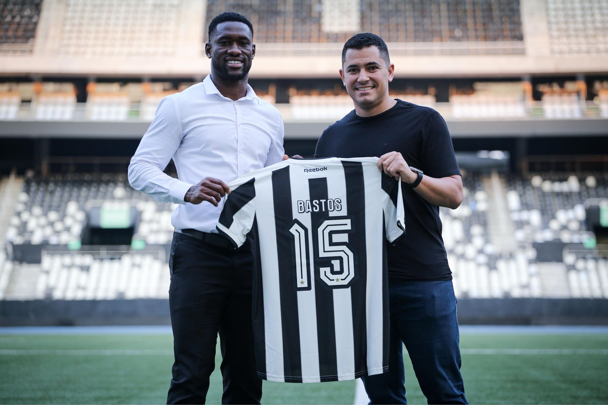 Bastos renova por mais um ano com o Botafogo