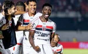 Botafogo-SP 1 x 0 Goiás - Pantera respira e se afasta do degola da Série B