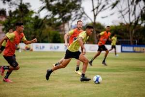 Série C: Volante do Botafogo-PB destaca apoio da torcida e mira jogo duro com o São Bernardo