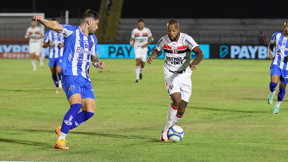 CBF remarca duelo da Série B entre Botafogo-SP e Guarani, adiado incêndios