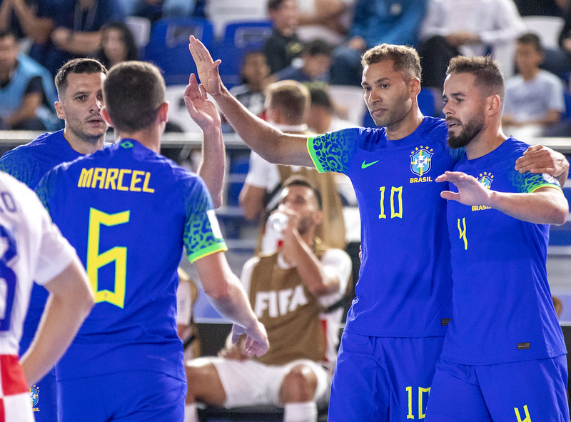 Brasil goleia a Croacia na Copa do Mundo de Futsal