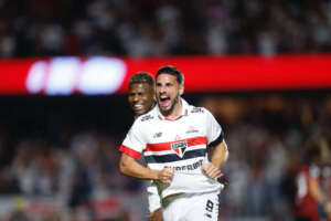 Calleri alcançará marca especial na carreira contra o Internacional