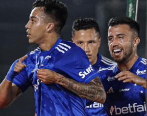 Libertad-PAR 0 x 2 Cruzeiro - Raposa vence no Paraguai e fica perto da semifinal