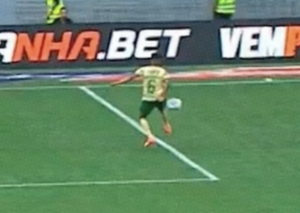 CBF divulga áudio do VAR de lance polêmico entre Vasco e Palmeiras: 'Recolhe o braço'