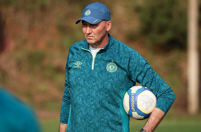 Chapecoense terá desfalque de volante para tentar acabar com jejum na Série B